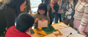 Workshop relief printen en pamflet binden